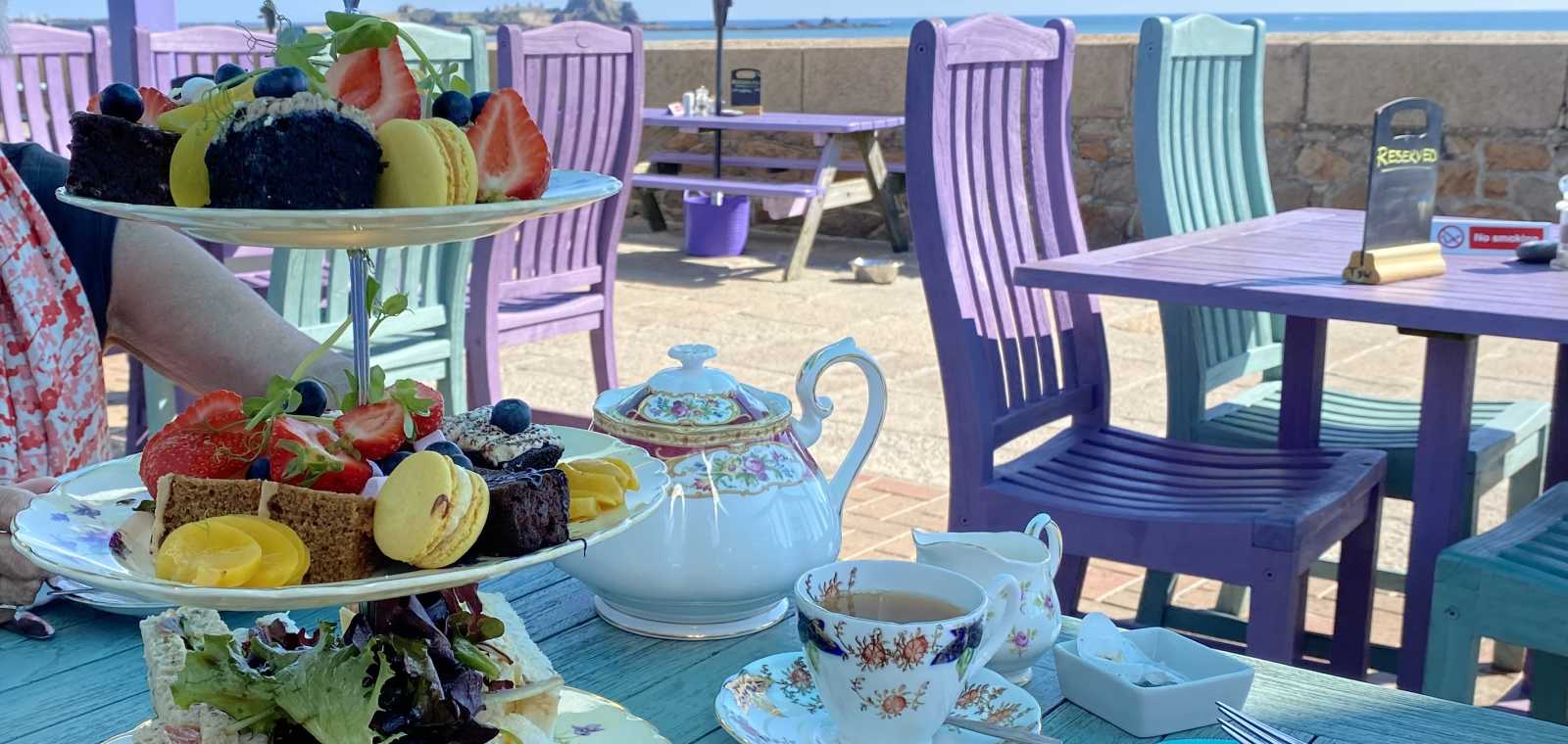 The Lookout Beach Cafe & Restaurant