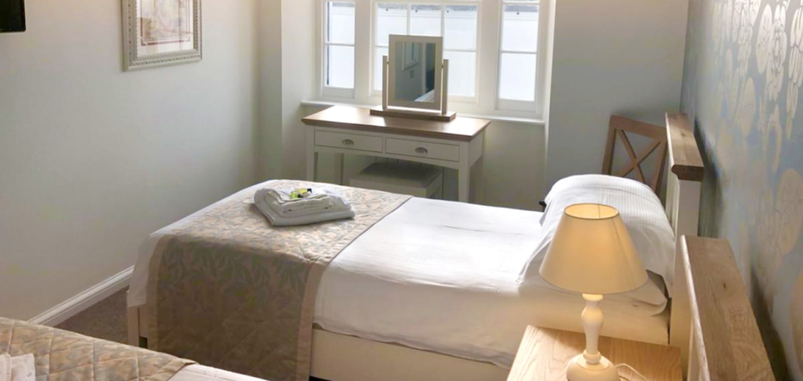 Twin bedroom