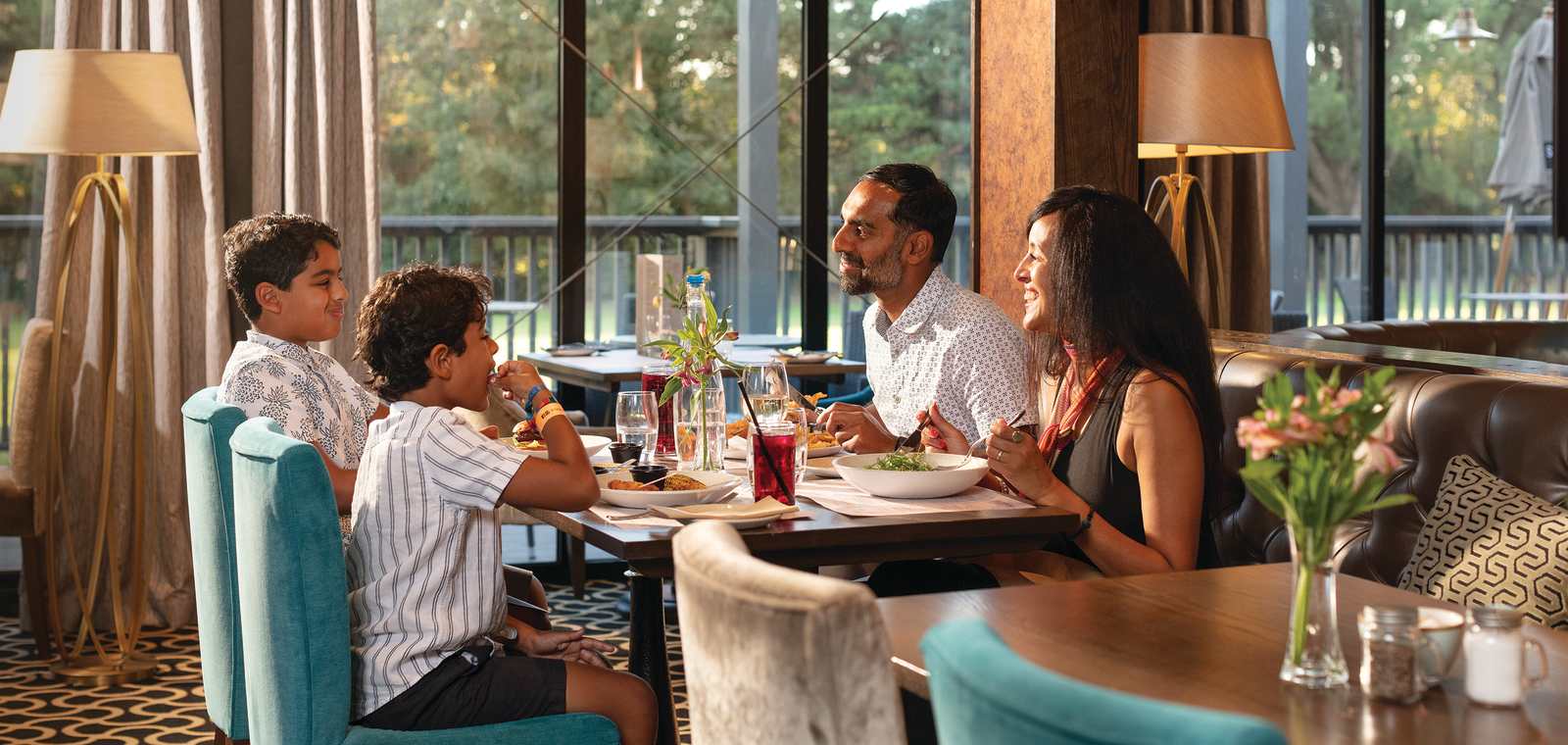 Les Ormes Bar & Restaurant