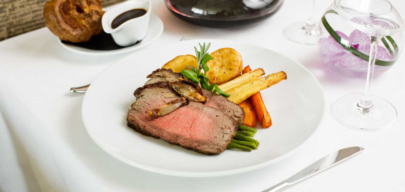 The Grill at L’Horizon Beach Hotel & Spa