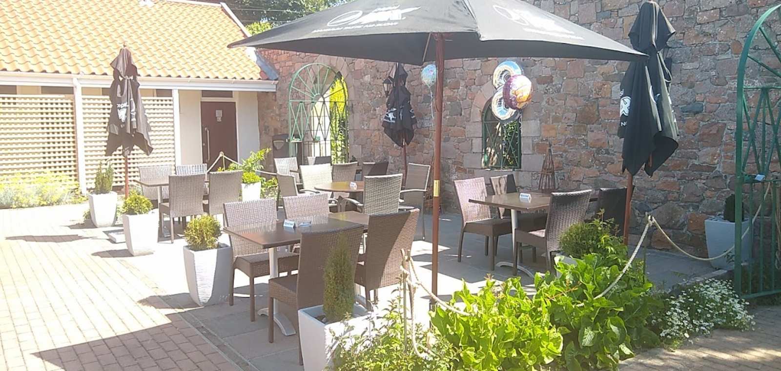 Aha Café Lounge and Restaurant