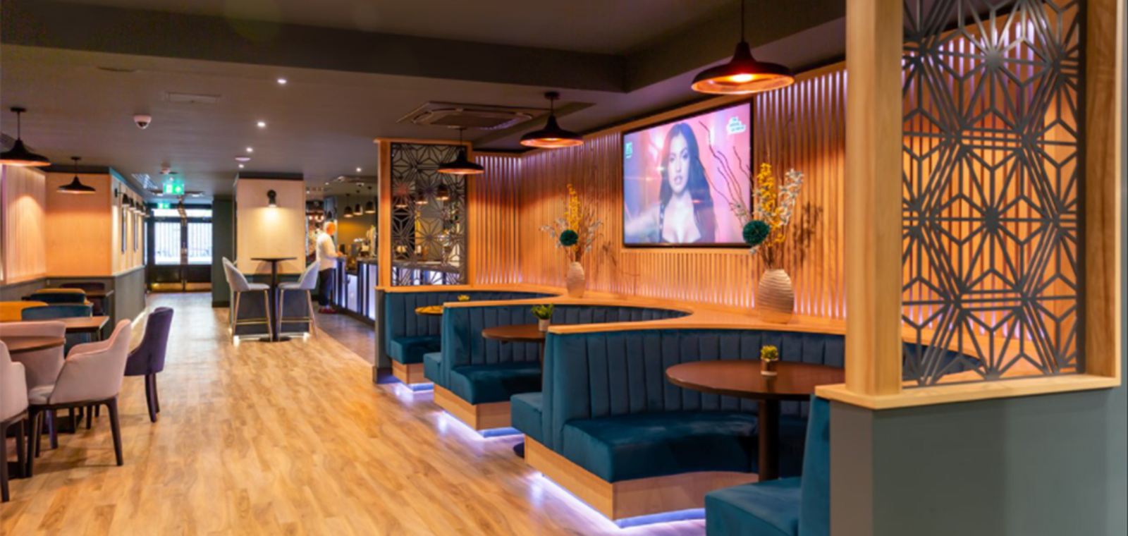 Chambers Sports Bar & Nightclub