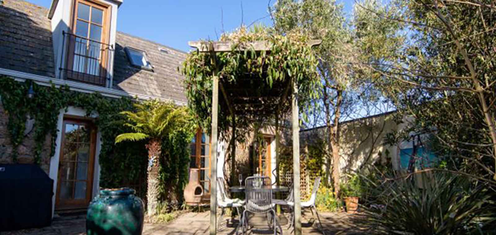 Carrefour Cottage