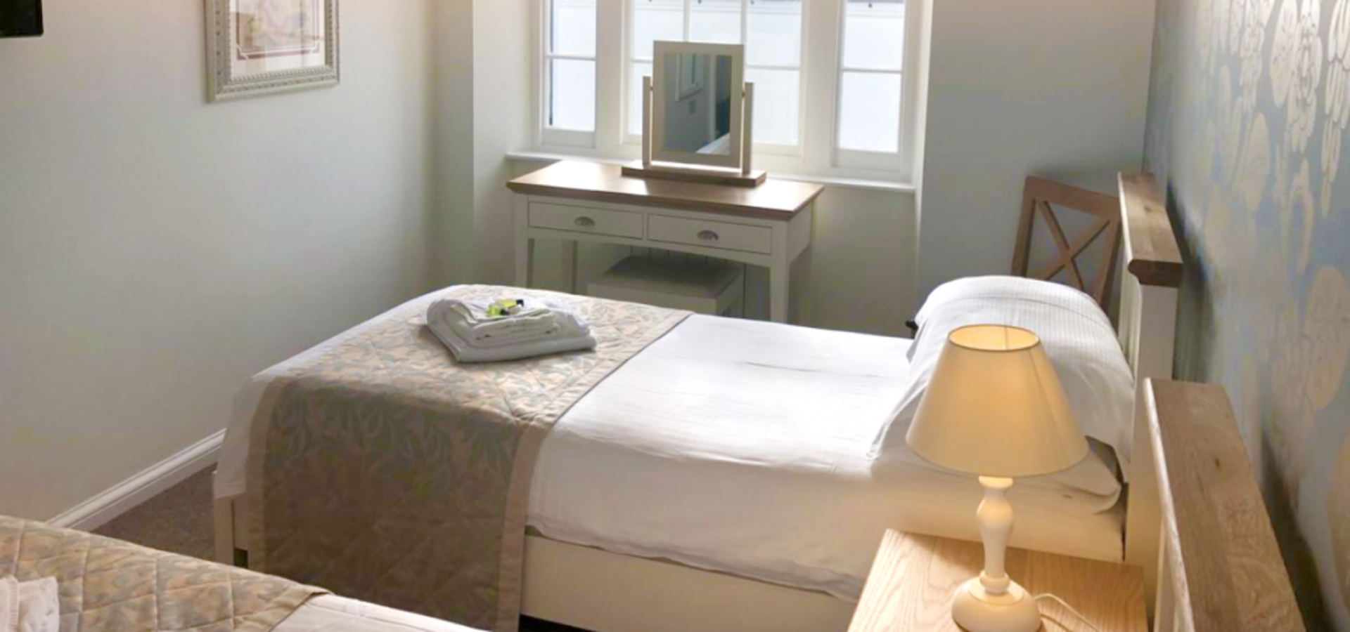Twin bedroom