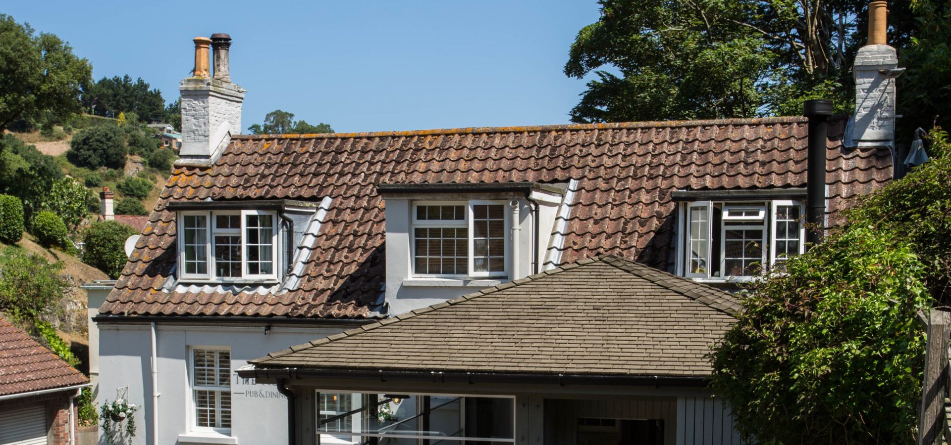 The Rozel Pub and Dining / Exterior