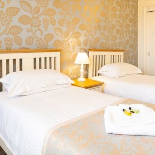 Twin bedroom