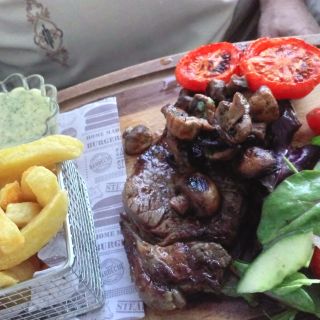 Steak, chips and salad