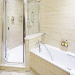 Suites bathroom