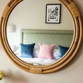 The Moorings Room Features