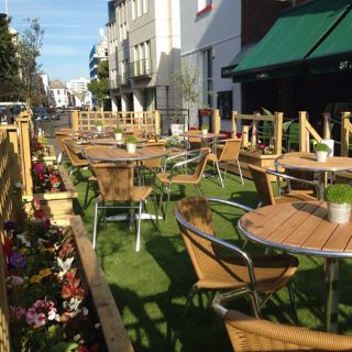 Al fresco dining