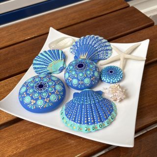 Blue set of hand Painted Scallop Shells & Pebbles