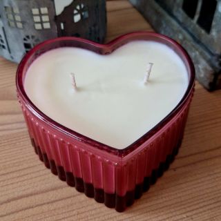 Oud Heart Candle