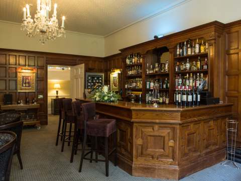 Reymond's Bar