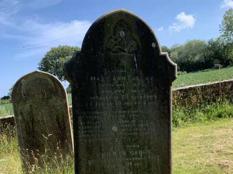 Grave stone