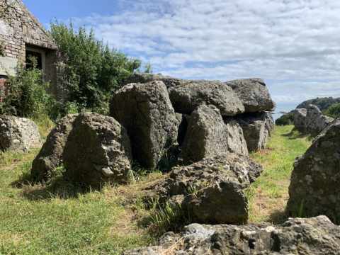 Le Dolmen Du Coupon - Rozel