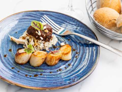 La Brise Kitchen, Bar & Coffee Shop