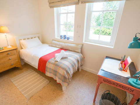 Single bedroom