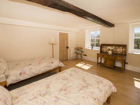 Twin bedroom