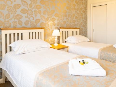 Twin bedroom