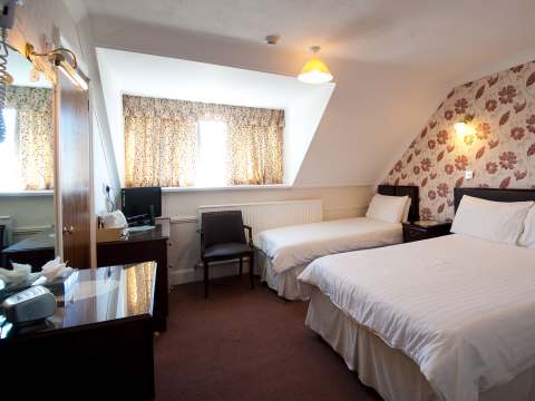 Triple bedroom