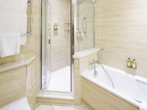 Suites bathroom