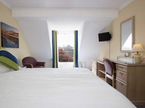 Double or twin bedroom