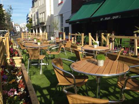 Al fresco dining