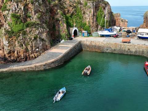 Creux Harbour