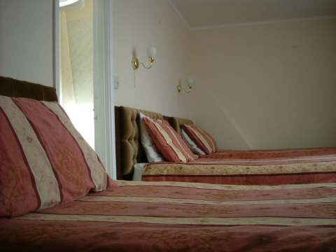 3 bed room