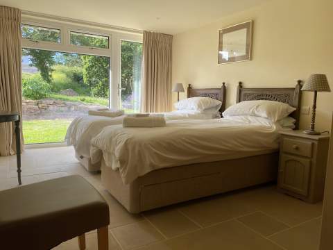 Twin bedroom