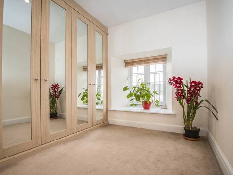 Twin bedroom