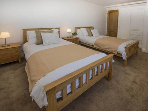 Twin bedroom