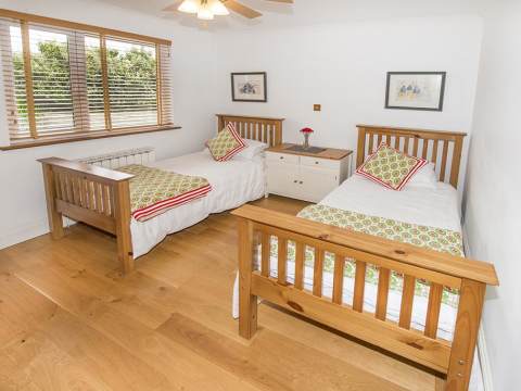Twin bedroom
