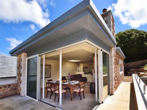 Google 'Macoles 9227 Jersey' for images and information on self Catering