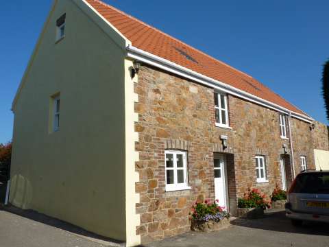 Google 'Macoles 8511 Jersey' for images and information on self Catering