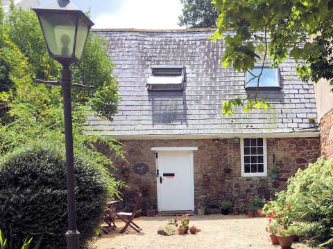 Google 'Macoles 3411-123 Jersey' for images and information on self Catering