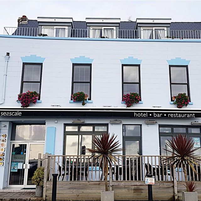 Property entrance and al fresco dining